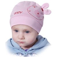 Розовая шапочку весенняя на девочку 